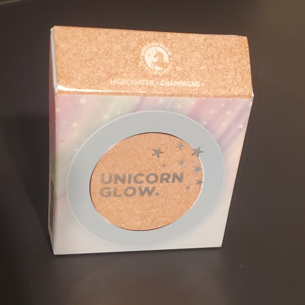 Unicorn Glow Highlighter- Champagne